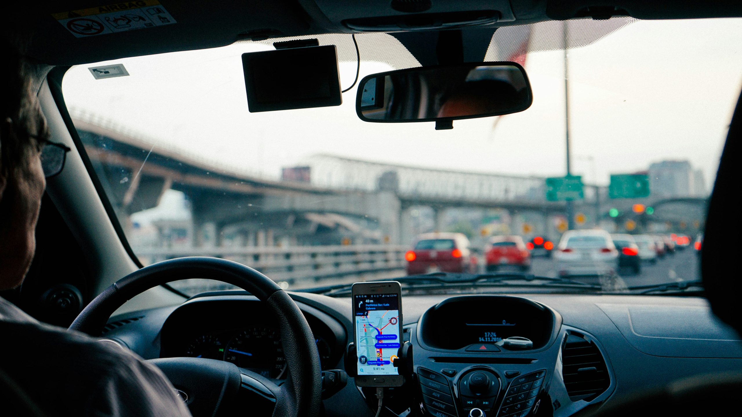 Revenus non déclarés des chauffeurs VTC en flotte : quels risques fiscaux en cas de contrôle ?